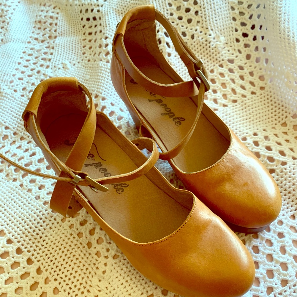 Free people Brown/Tan clogs